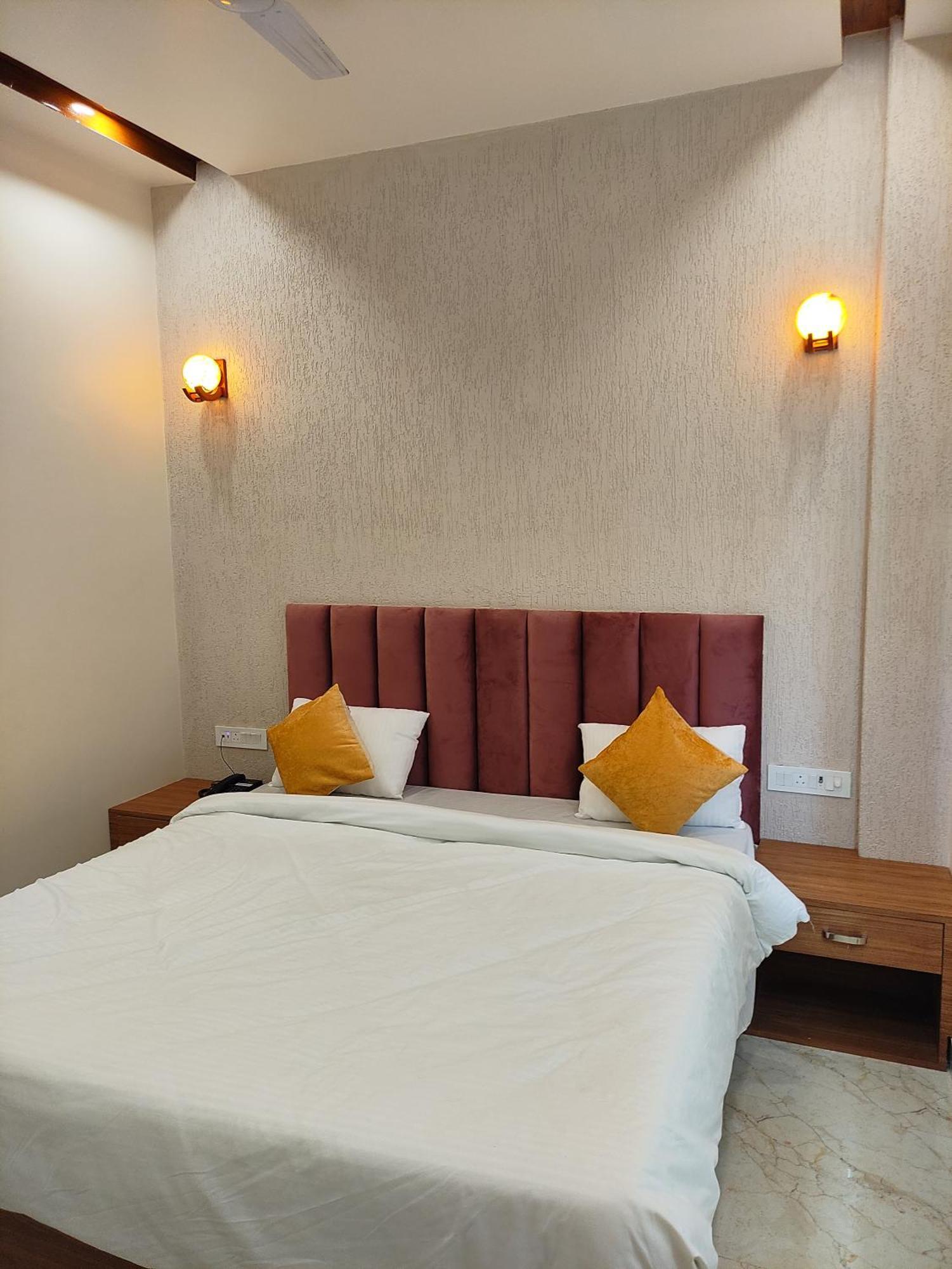 Hotel Satsang Grand Varanasi Exterior photo