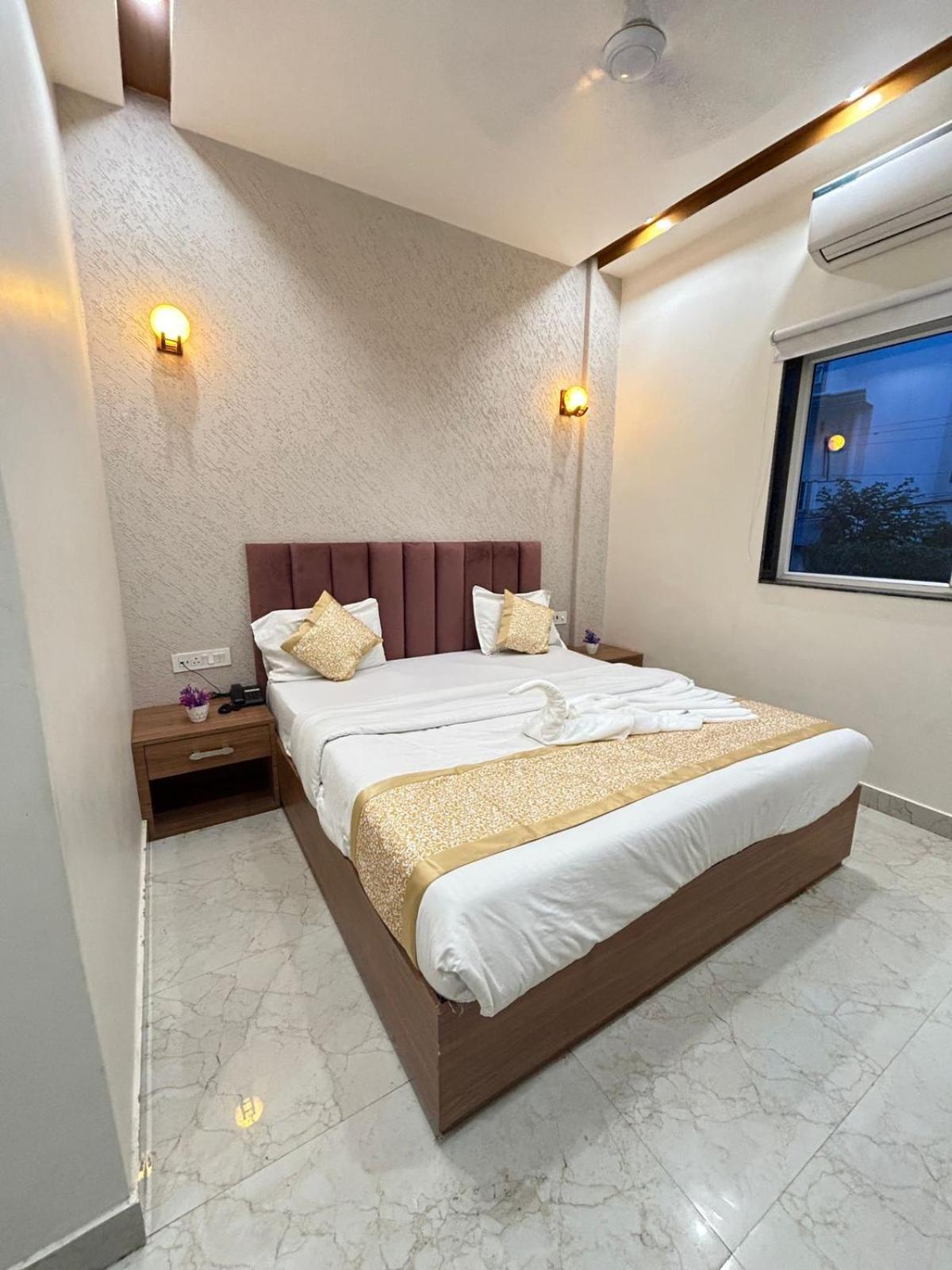 Hotel Satsang Grand Varanasi Exterior photo